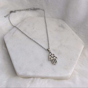 CLEARANCE🧡 Dainty Hamsa Flower Necklace